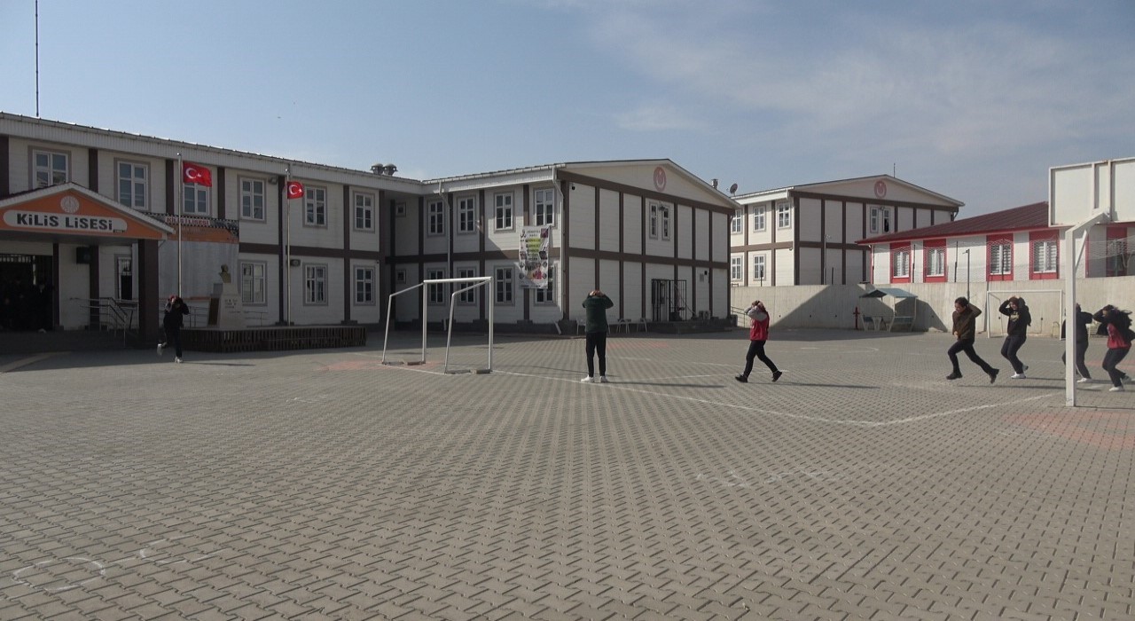 Kilis Lisesinde deprem tatbikatı