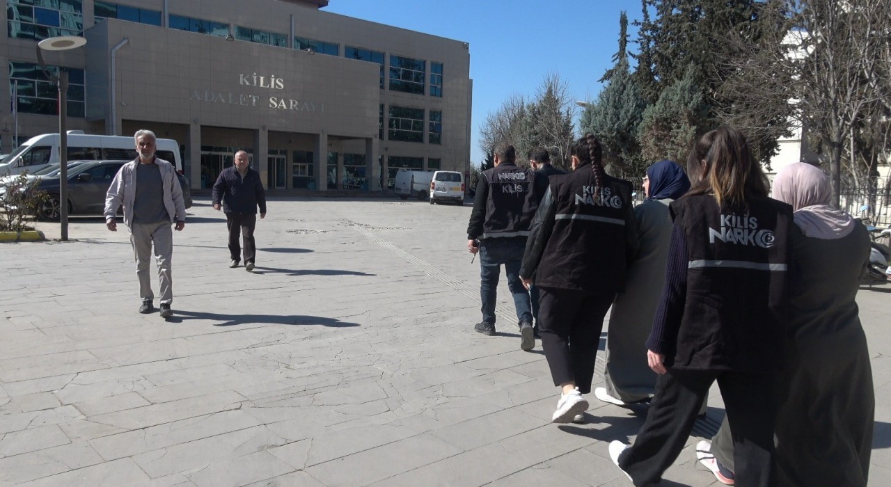 Kiliste evde bin 82 gram esrar bulundu: 5 gözaltı