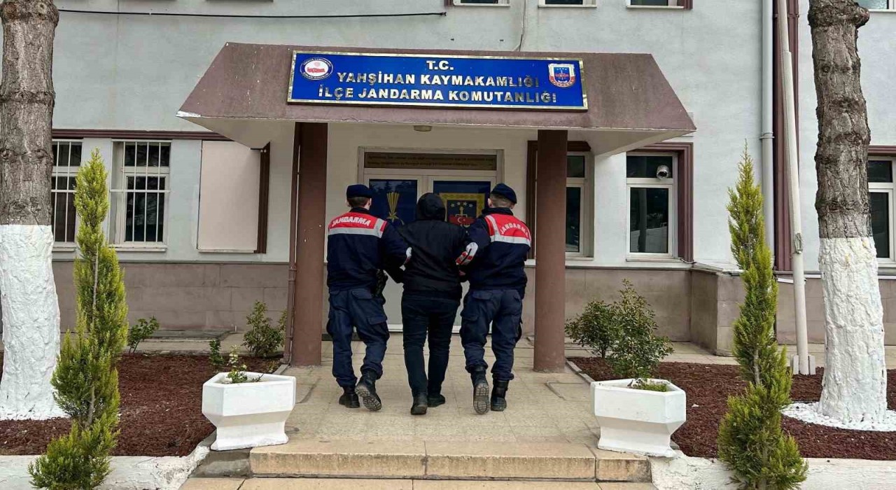 Kırıkkalede aranan iki hükümlü yakalandı