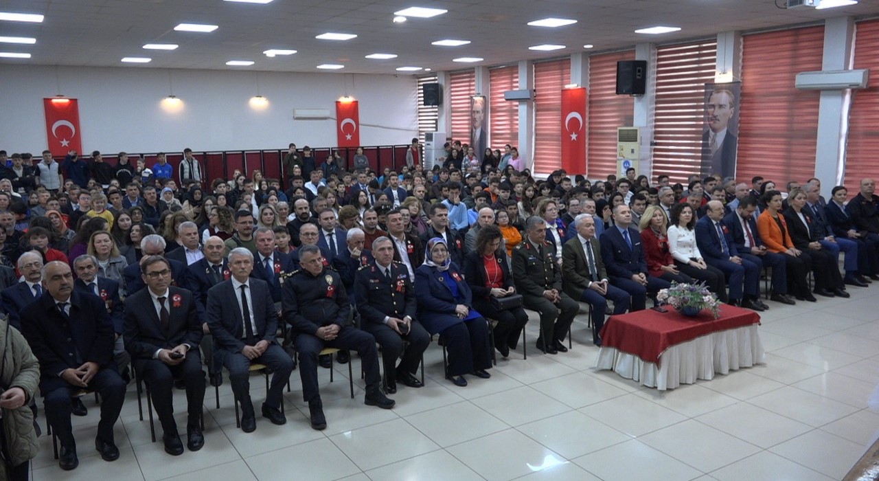 Kırklarelinde İstiklal Marşının kabulü ve Akifi anma programı düzenledi