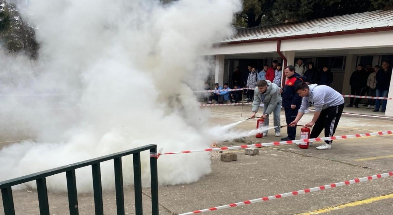 Kırklarelinde öğrencilere yangın tatbikatı