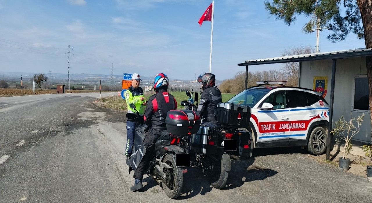 Kırklarelinde trafik denetimi: 395 sürücüye işlem yapıldı