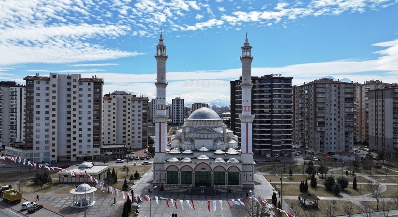 Kocasinanda camiler, Ramazan ayında da gül kokuyor