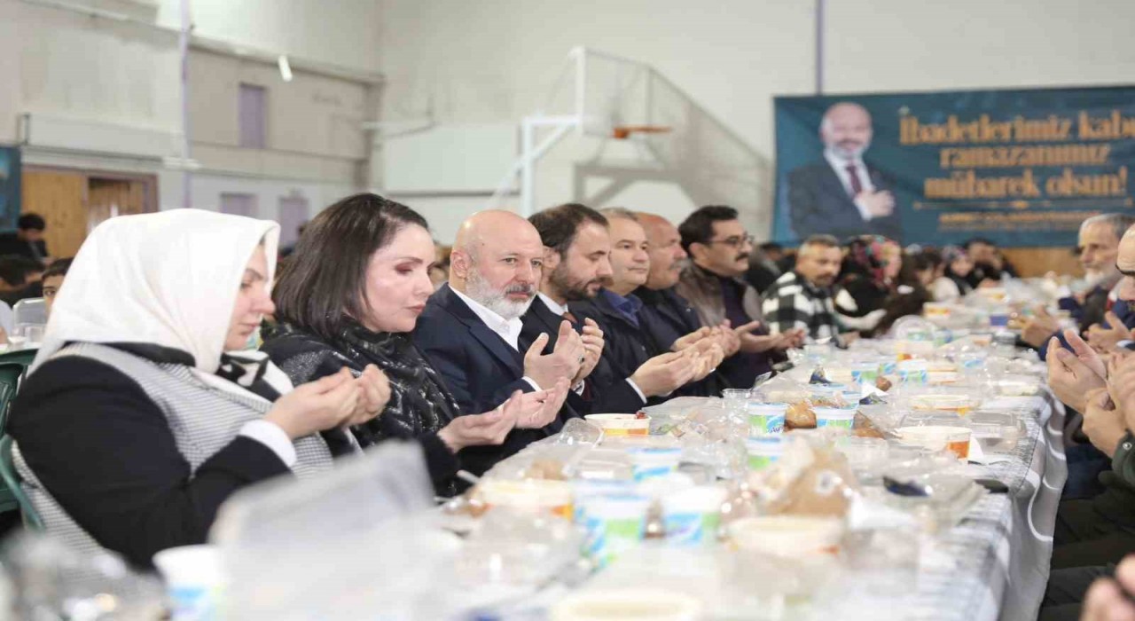 Kocasinanın iftarına binler katıldı