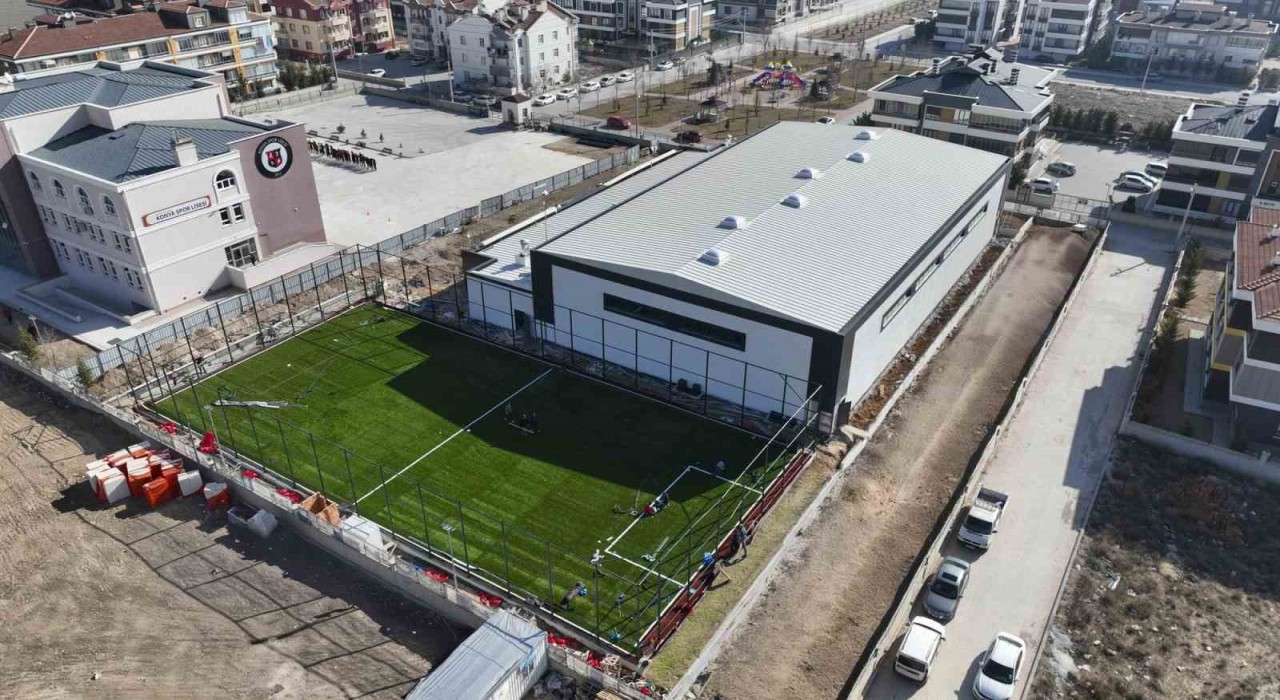 Konya Spor Lisesine kazandırılacak Ahmet Çalık Kapalı Spor Salonu ve Suni Çim Sahası tamamlanıyor