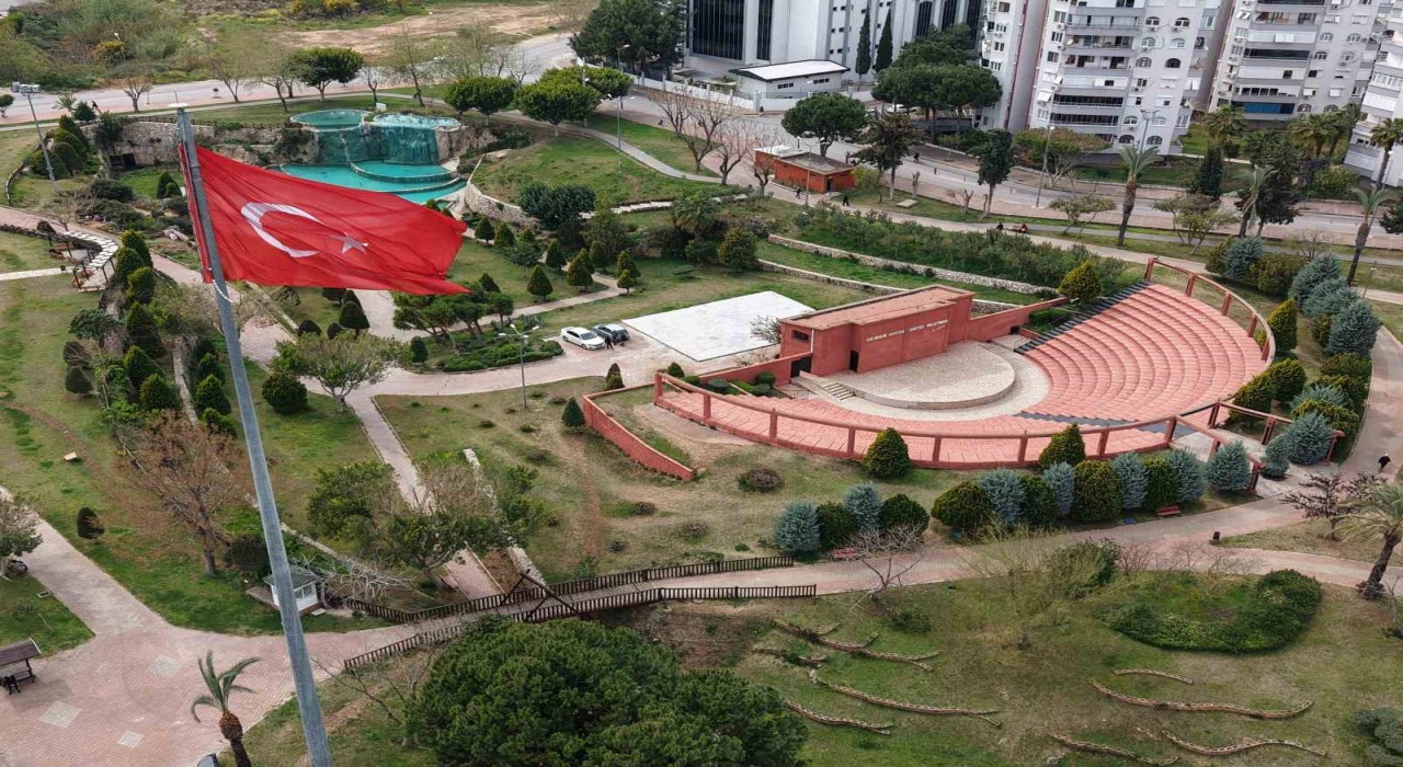 Konyaaltında parklar 24 saat izlenecek