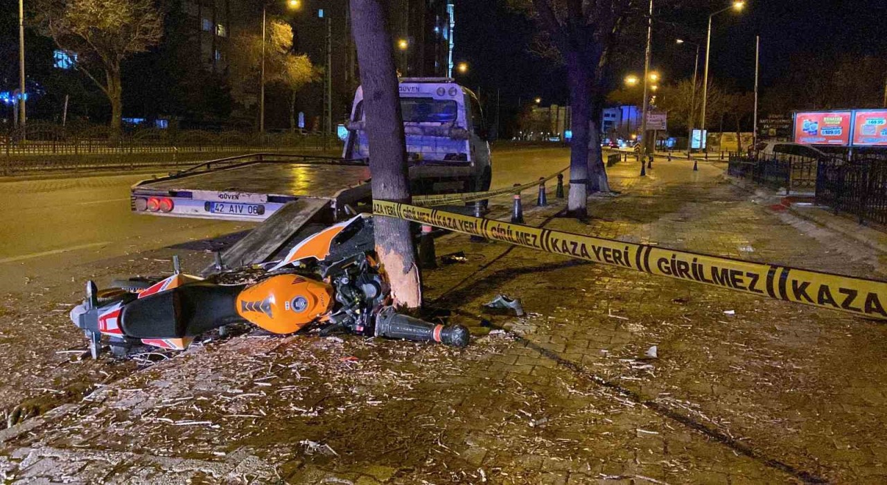 Konyada ağaca çarparak ağır yaralanan motosikletin sürücüsü hayatını kaybetti