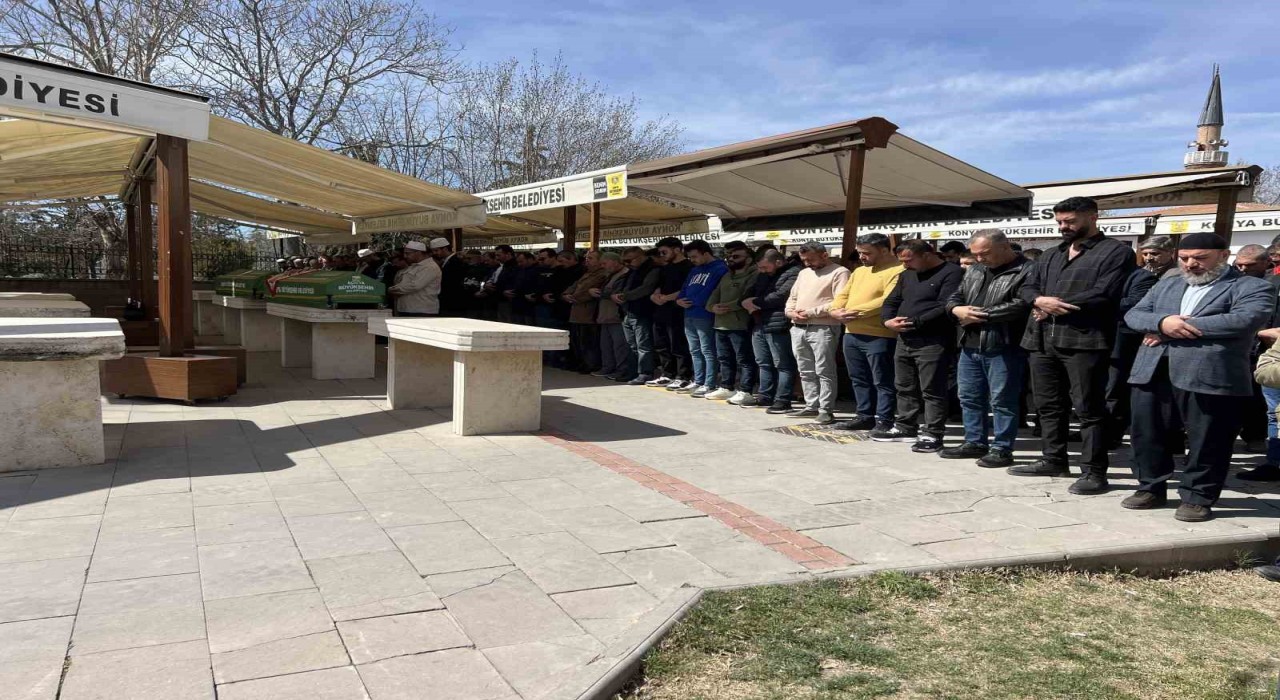 Konyada boşanma aşamasındaki kocası tarafından öldürülen kadın son yolculuğuna uğurlandı
