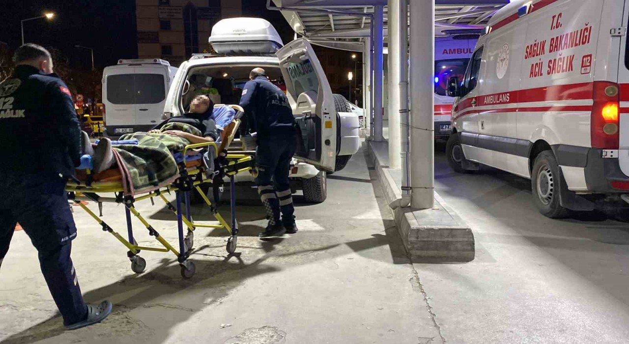 Konyada kızlar arasında çıkan kavga kanlı bitti: 1 yaralı