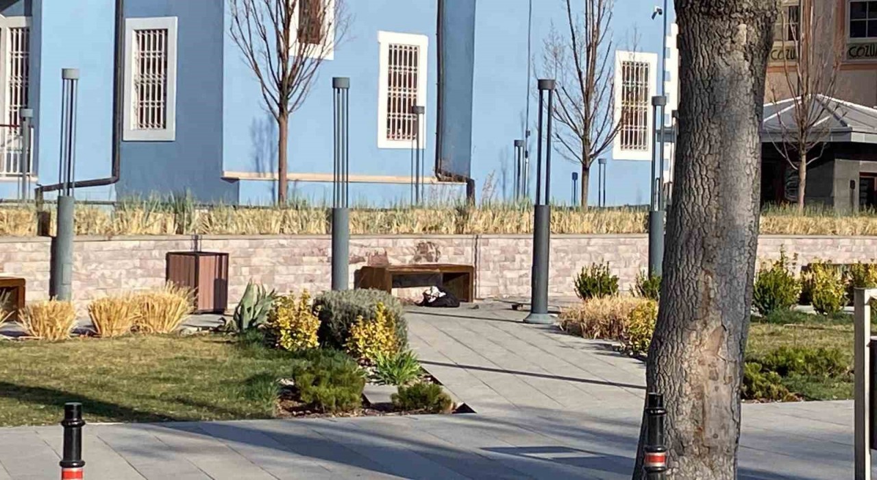 Konyada şüpheli paketin içinden kişisel eşyalar çıktı
