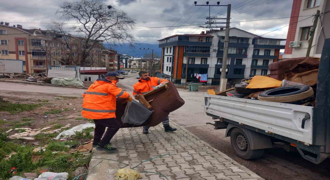 Körfezde katı ve hacimli atıklar toplanıyor