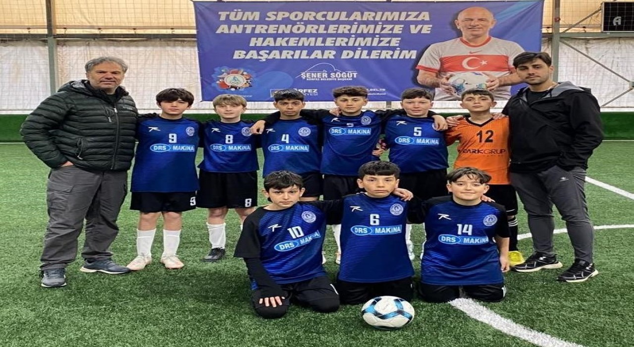 Körfezde okullar arası futbol turnuvası yapılıyor