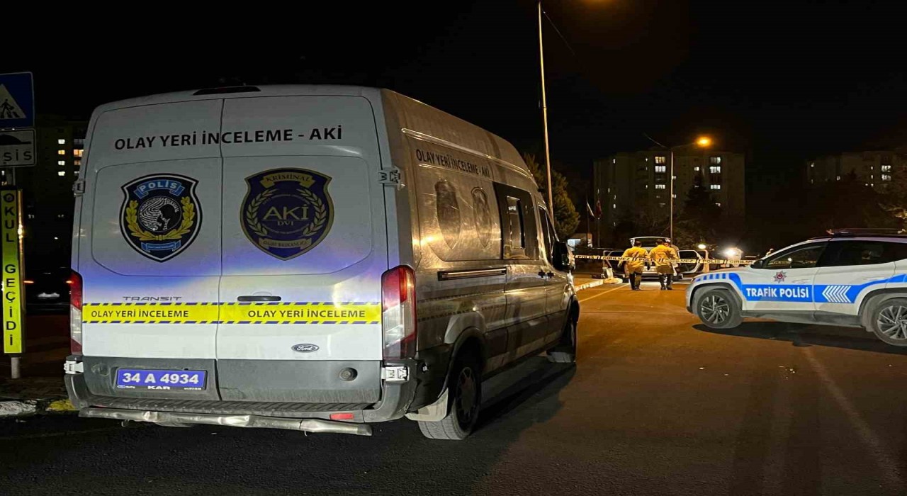 Küçükçekmecede şüpheli araçtan cephanelik çıktı