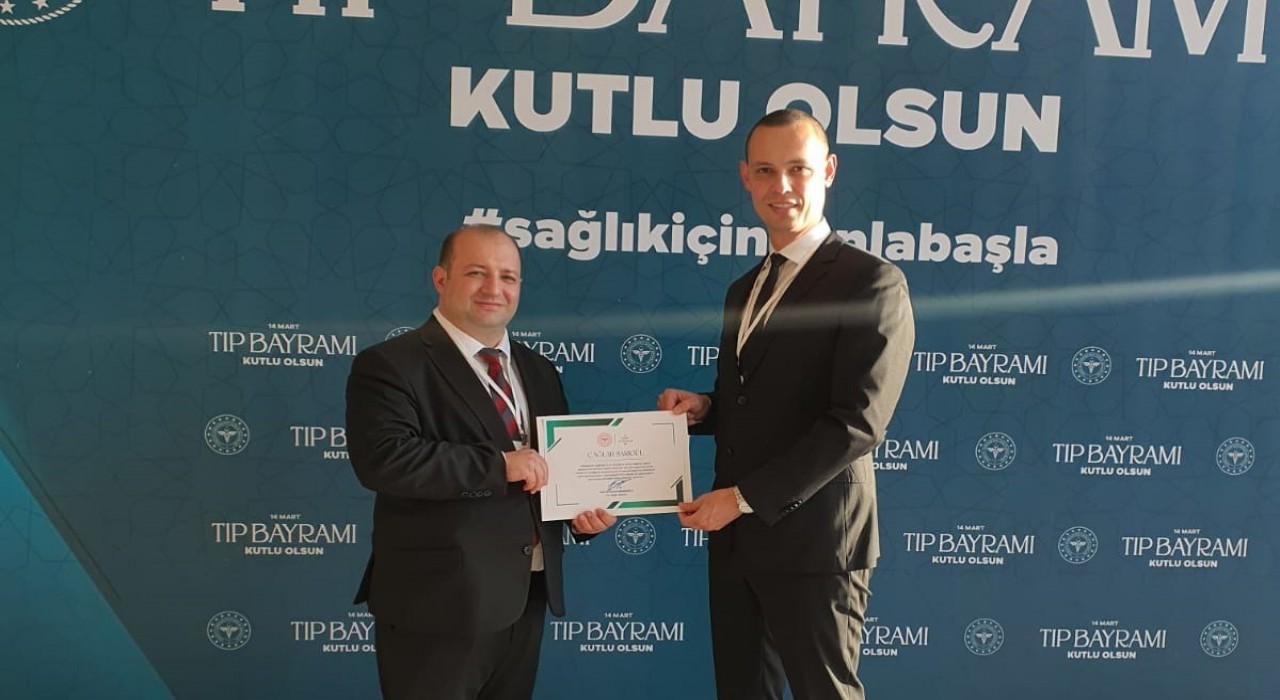 Kulada yılın sağlık çalışanı Uzm. Dr. Çağlar Sarıgül oldu