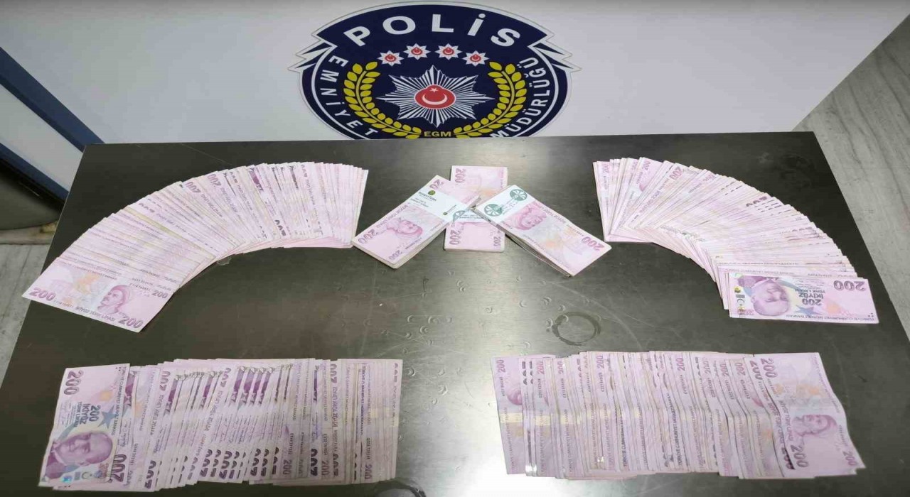 Kumar parasını polis ayakkabının içinde buldu