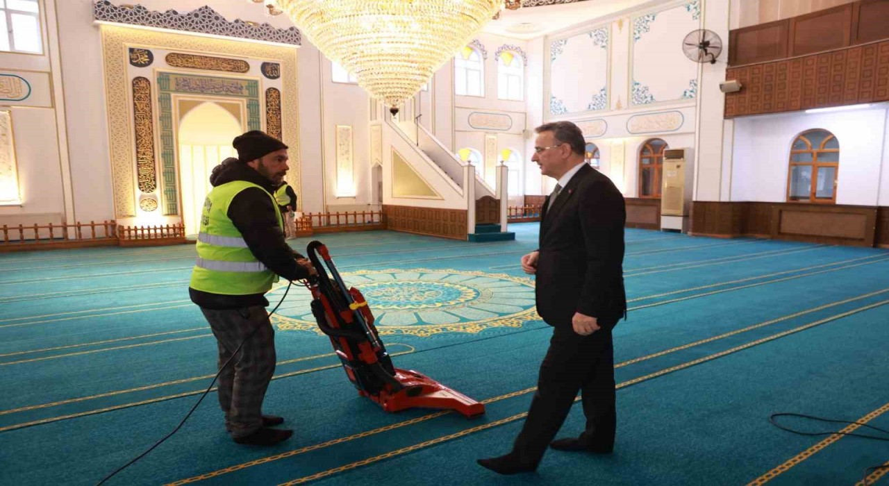 Kurnaz: Ramazanda cami temizliğine hız verdik