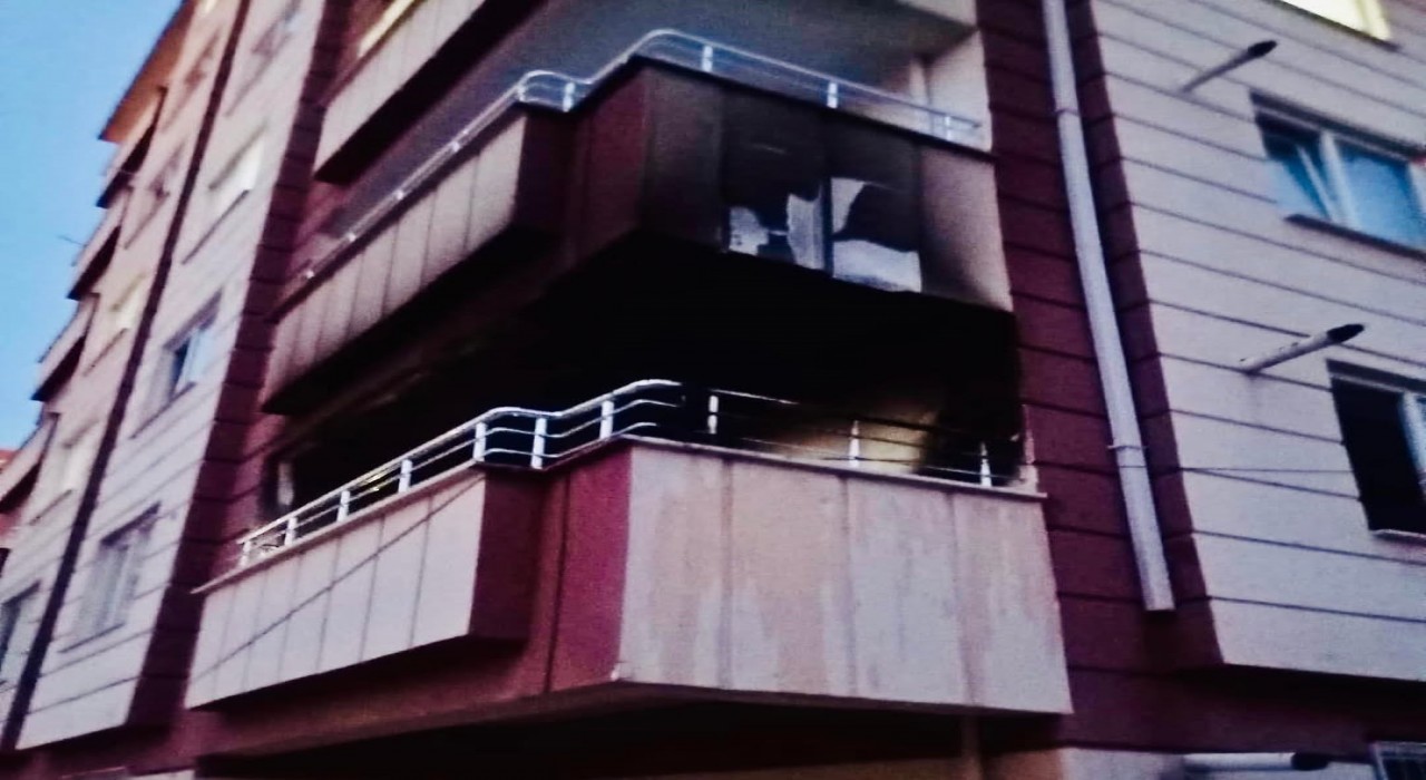 Kurtalanda lojmanda yangın paniği