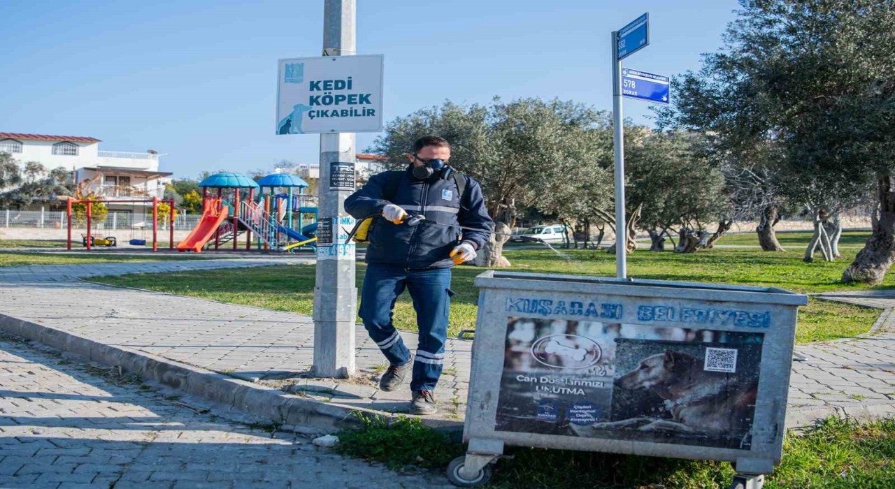 Kuşadasında Kadınlar Denizi Mahalleside detaylı temizlik çalışması