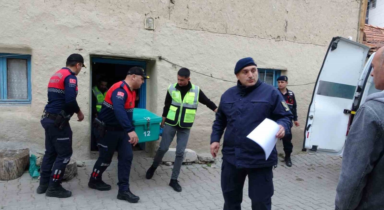 Kütahyada cinayet: Eşini ve aralarında ilişki olduğunu iddia ettiği şahsı öldürdü