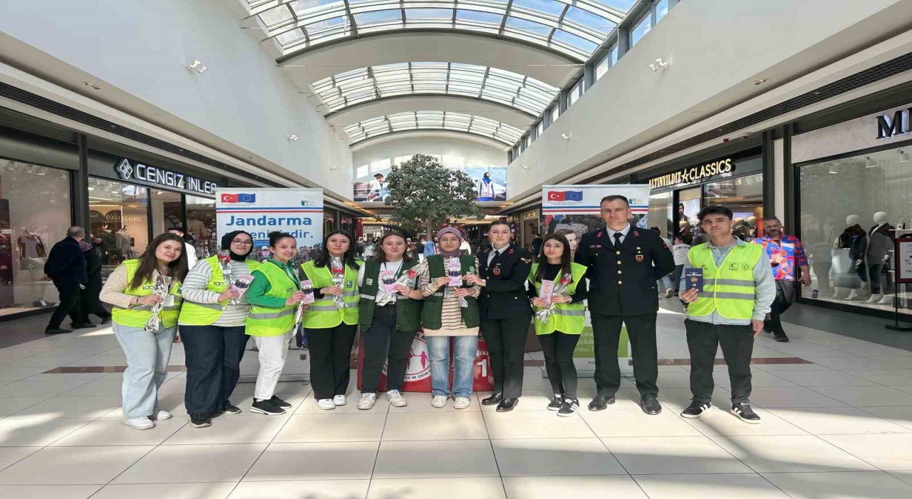 Kütahyada polis ve jandarma KADES uygulaması halka tanıttı