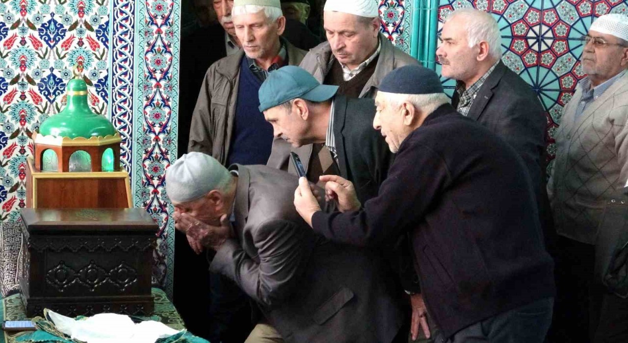 Kütahyada Sakal-ı Şerif ziyaretine yoğun ilgi