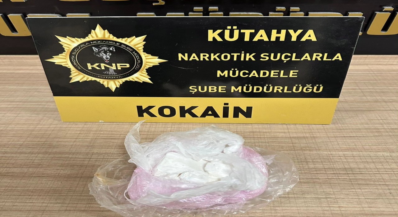 Kütahyada uyuşturucu operasyonu: 150 gram taş kokain ele geçirildi
