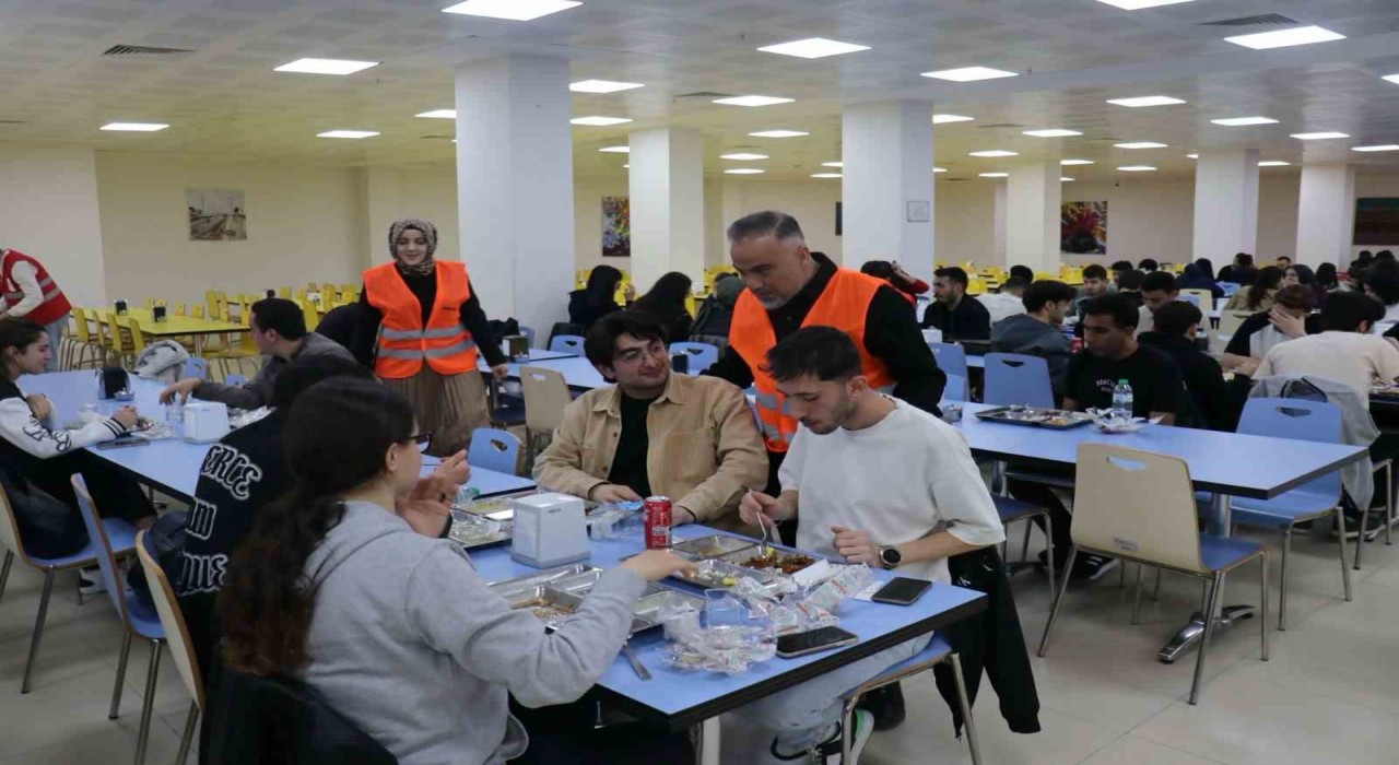 MAGİNDER, üniversite öğrencileri ve hasta yakınlarıyla iftarda buluştu