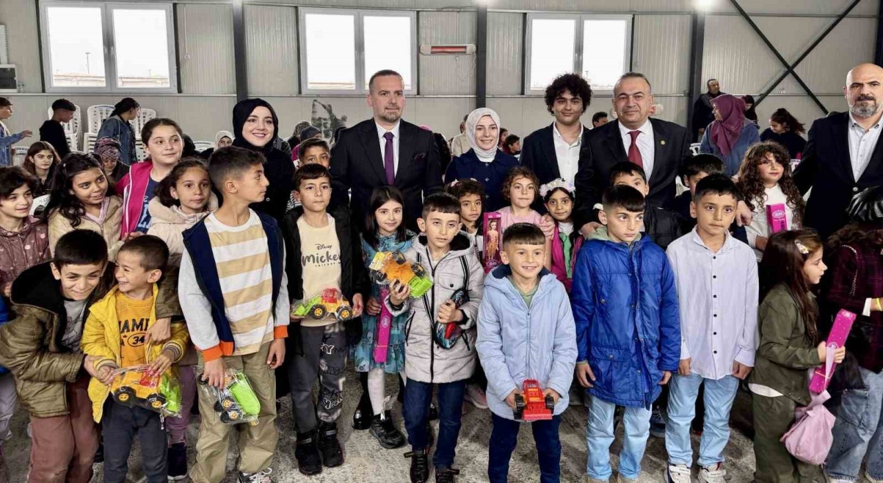 MAGİNDERden Samanköy Konteyner Kentte bayram sevinci