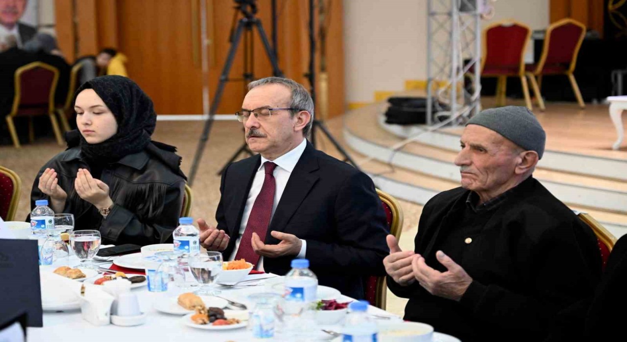 Malatyada şehit aileleri ve gaziler için iftar programı düzenlendi