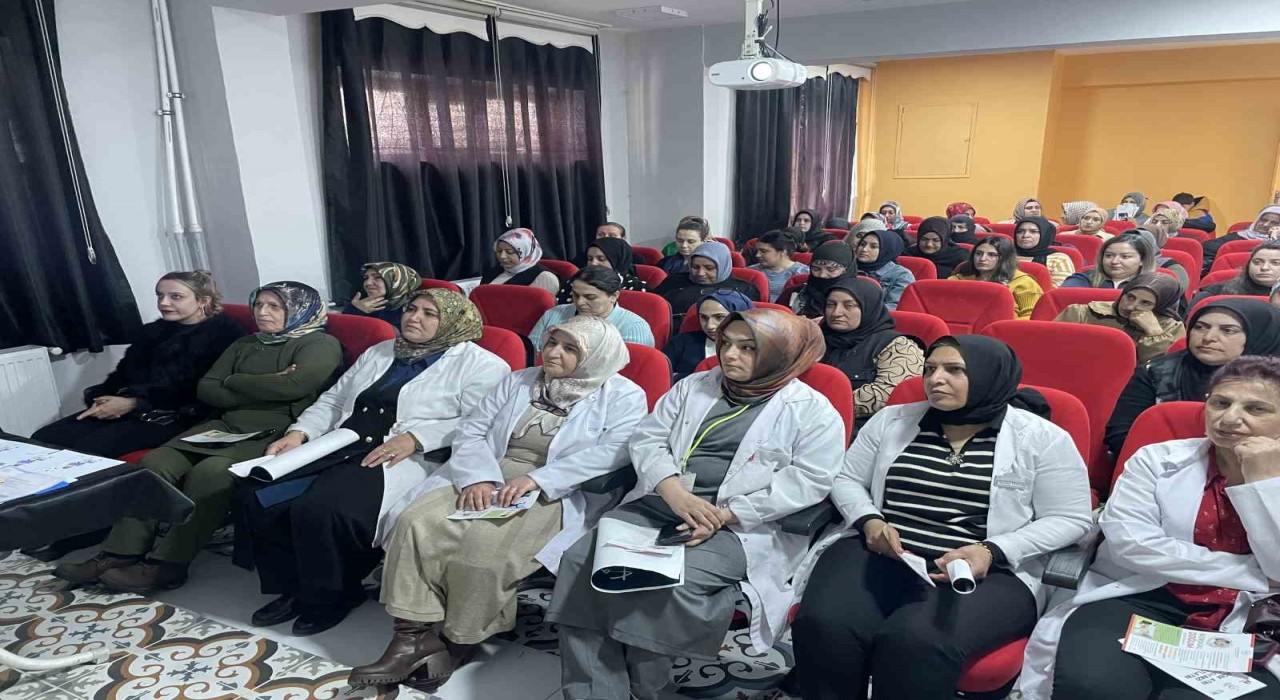 Malazgirtte Aile İçi Şiddet ve Erken Yaşta Evlilik semineri