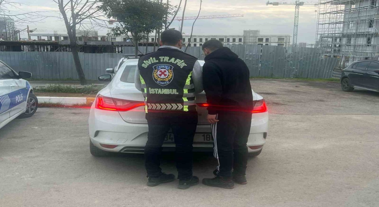 Maltepede motosikletle akrobasi 14 bin liraya patladı