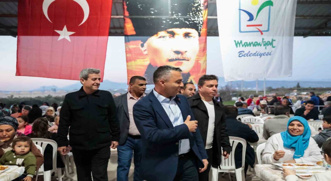 Manavgat Belediyesinden Gündoğdu Mahallesinde iftar sofrası