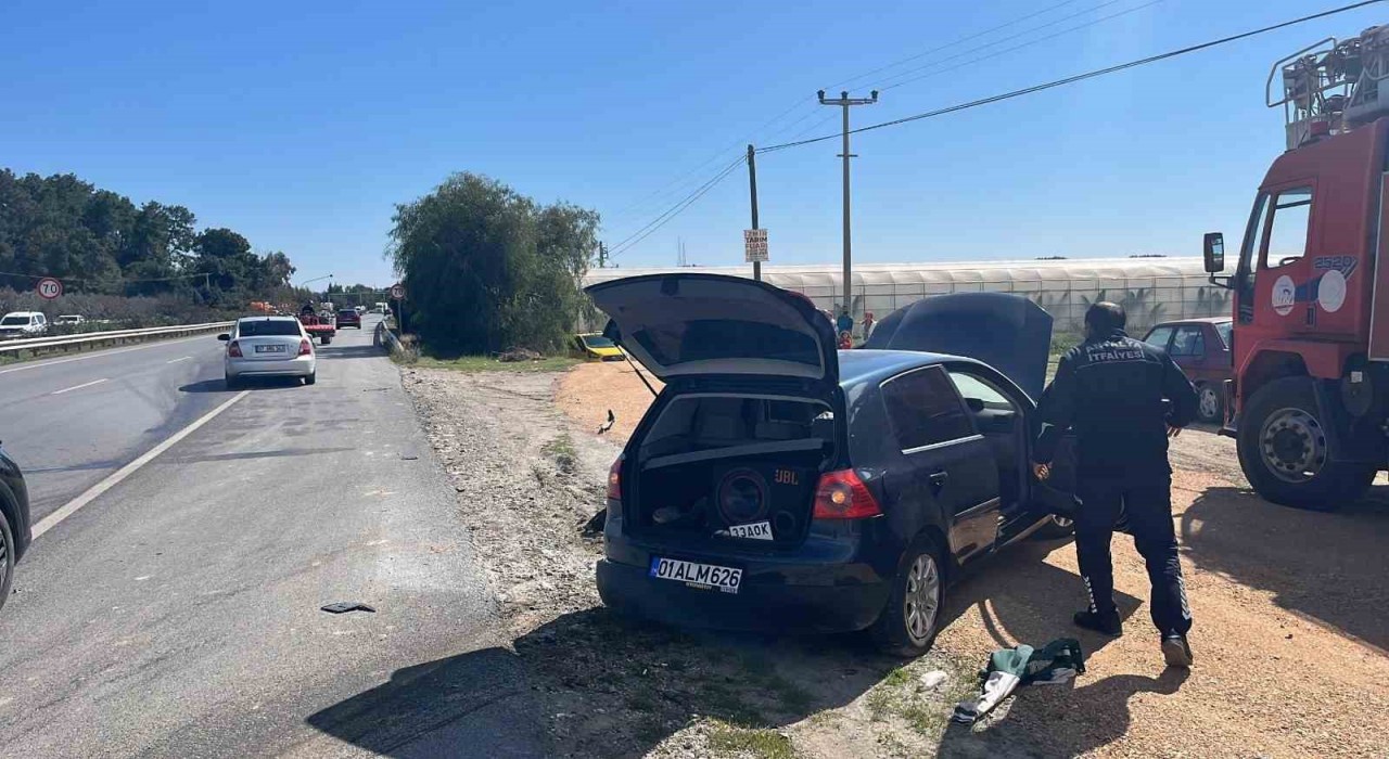Manavgatta 3 aracın karıştığı zincirleme kazada 1 kişi yaralandı