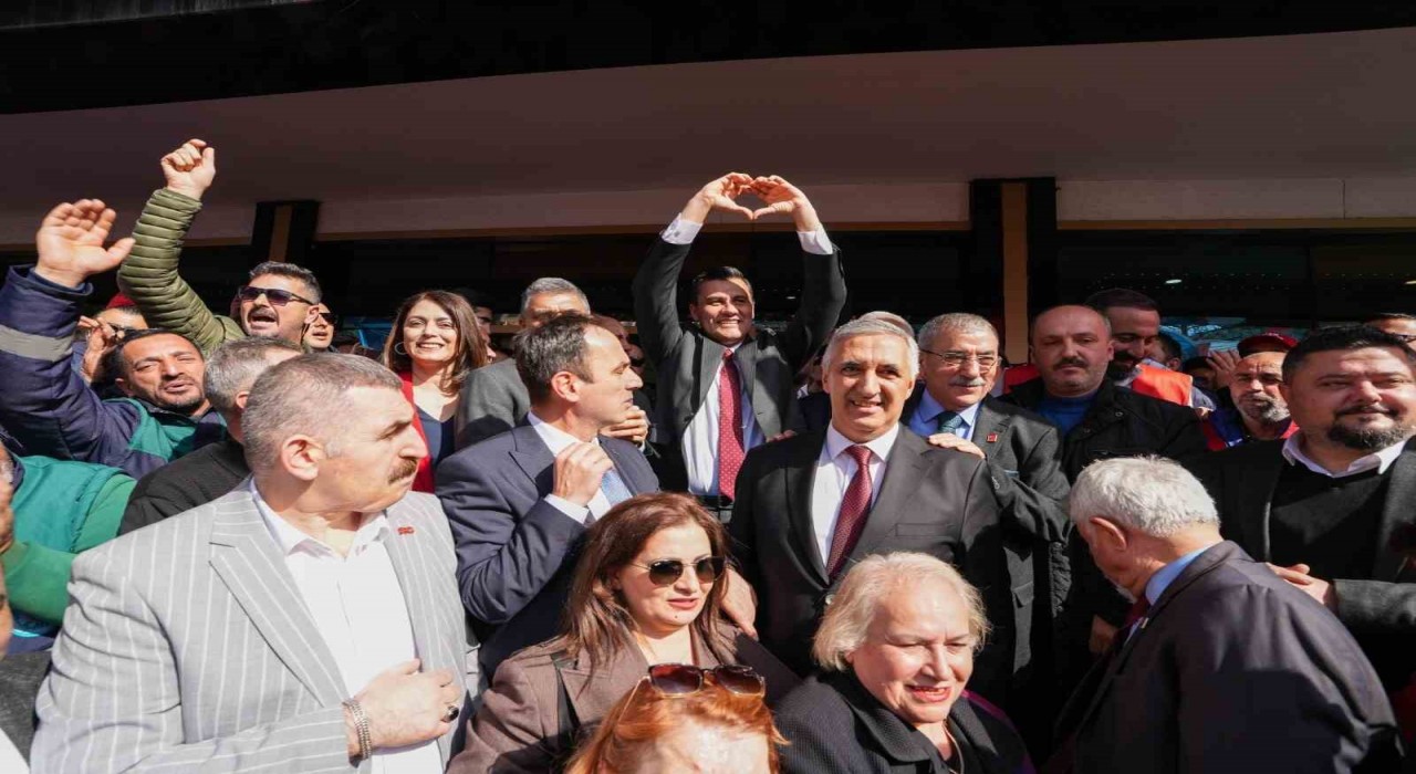 Manisa Büyükşehirde en düşük maaş 42 bin lira oldu