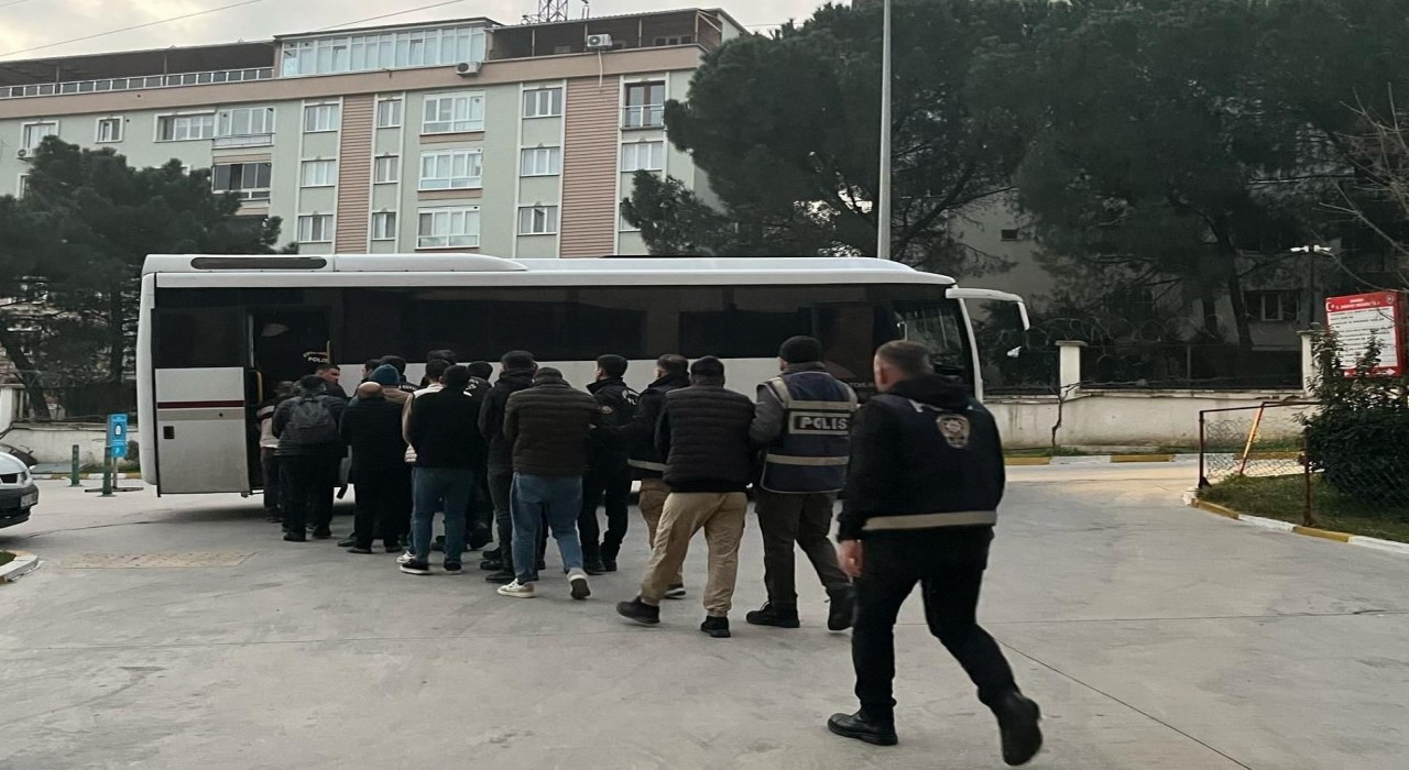 Manisa merkezli 8 ilde dolandırıcılık operasyonu