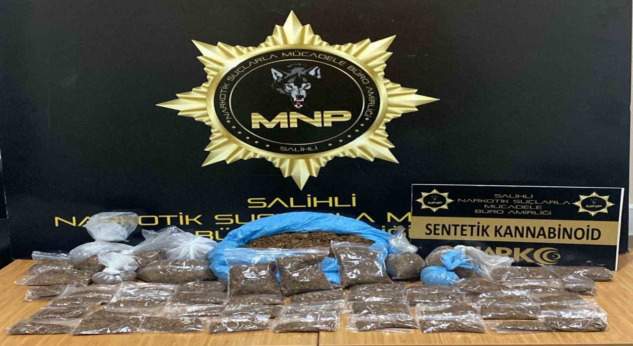 Manisada 1 kilo 150 gram bonzai ele geçirildi