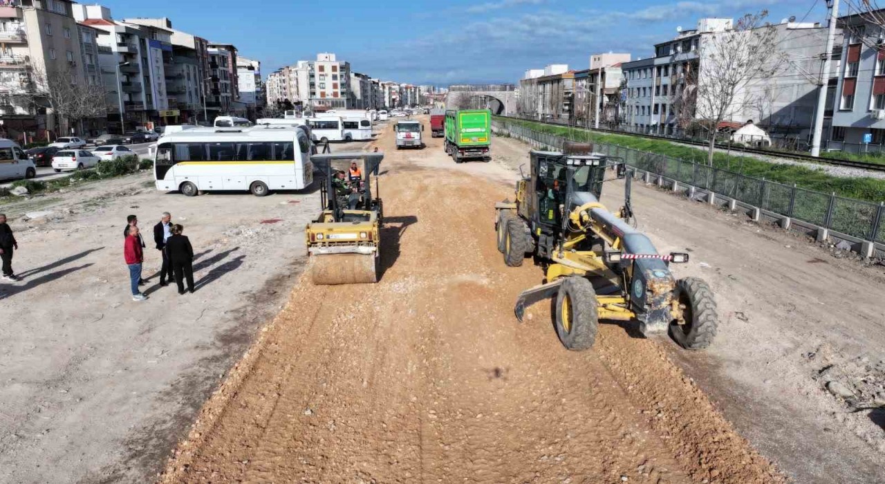 Manisada 18 yıllık yol sorunu çözülüyor