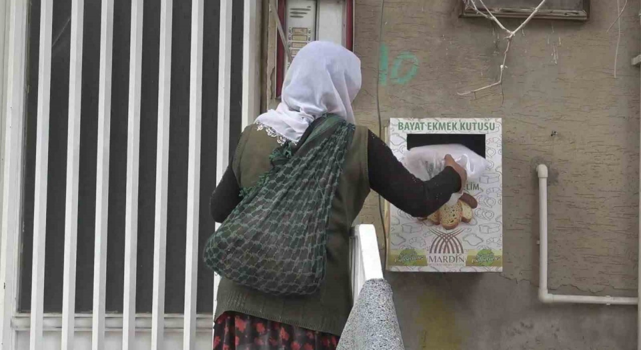 Mardinde bayat ekmek kutusuna bırakılan ekmekler değerlendirilerek israf önleniyor