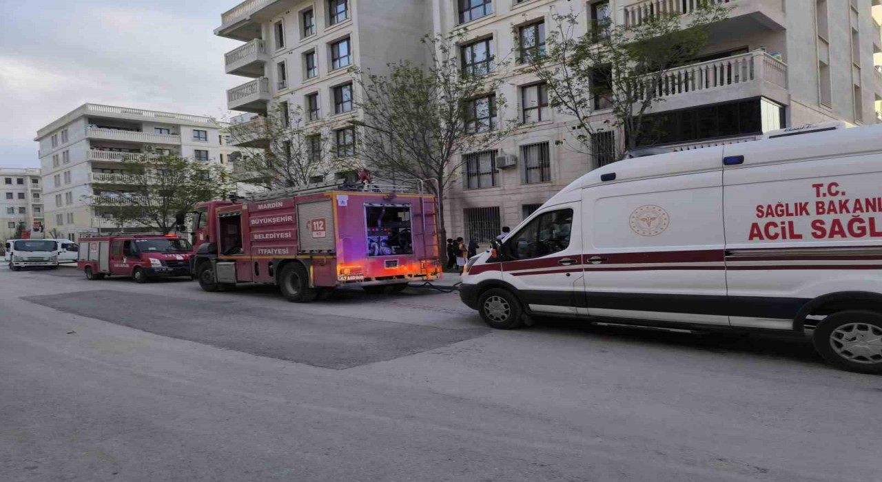 Mardinde ev yangını: 5 kişi dumandan etkilendi