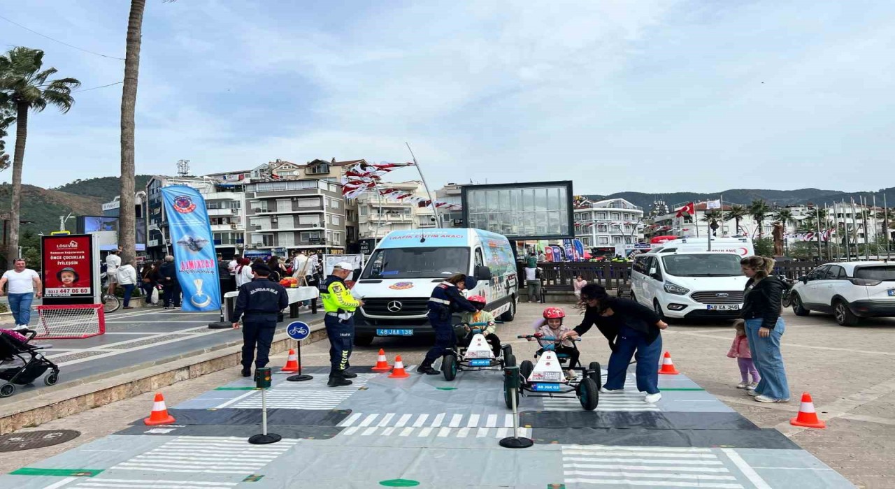 Marmaris Ege Rallisinde Jandarmadan anlamlı mesajlar