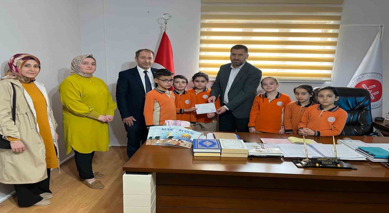 Mehmet Akif Ersoy İlkokulundan Gazzeye yardım kampanyası