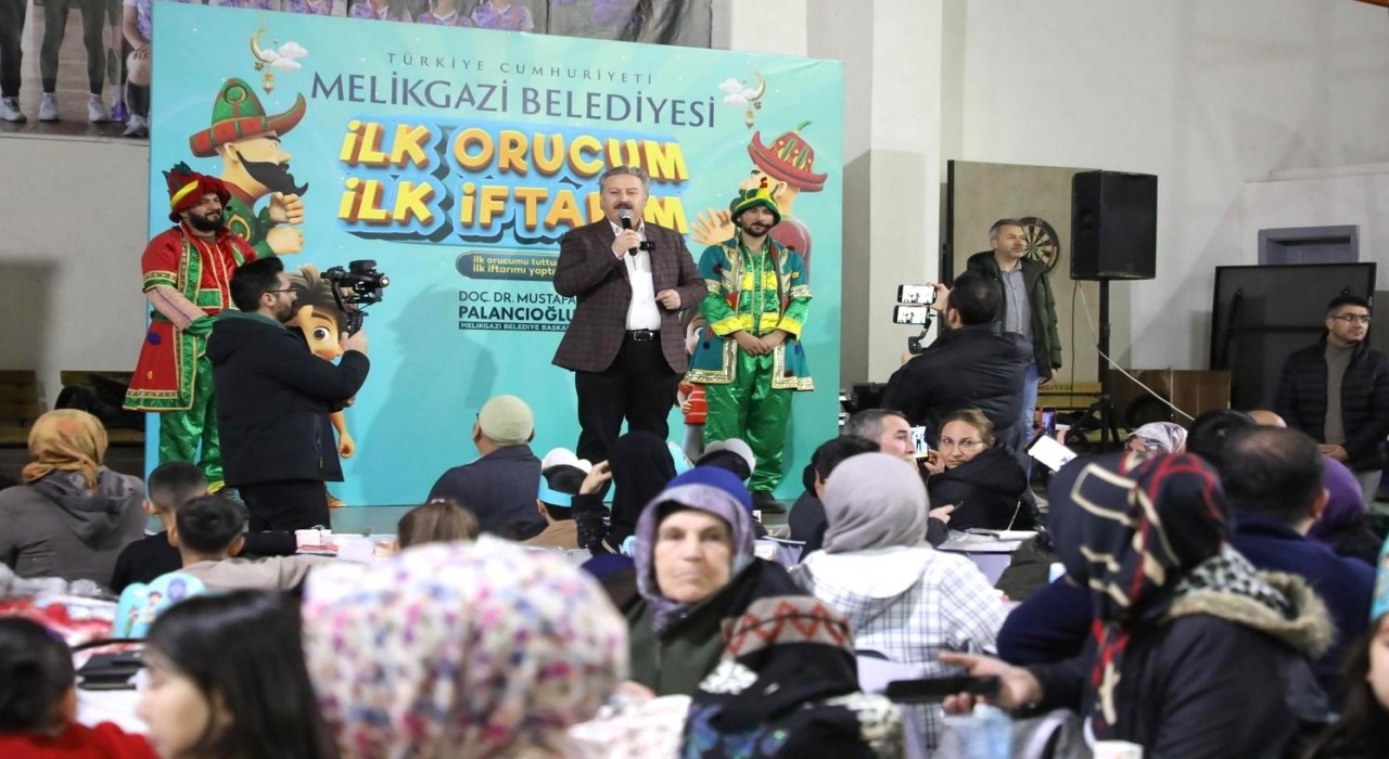 Melikgazide çocuklar ilk oruç, ilk iftar heyecanı yaşadı