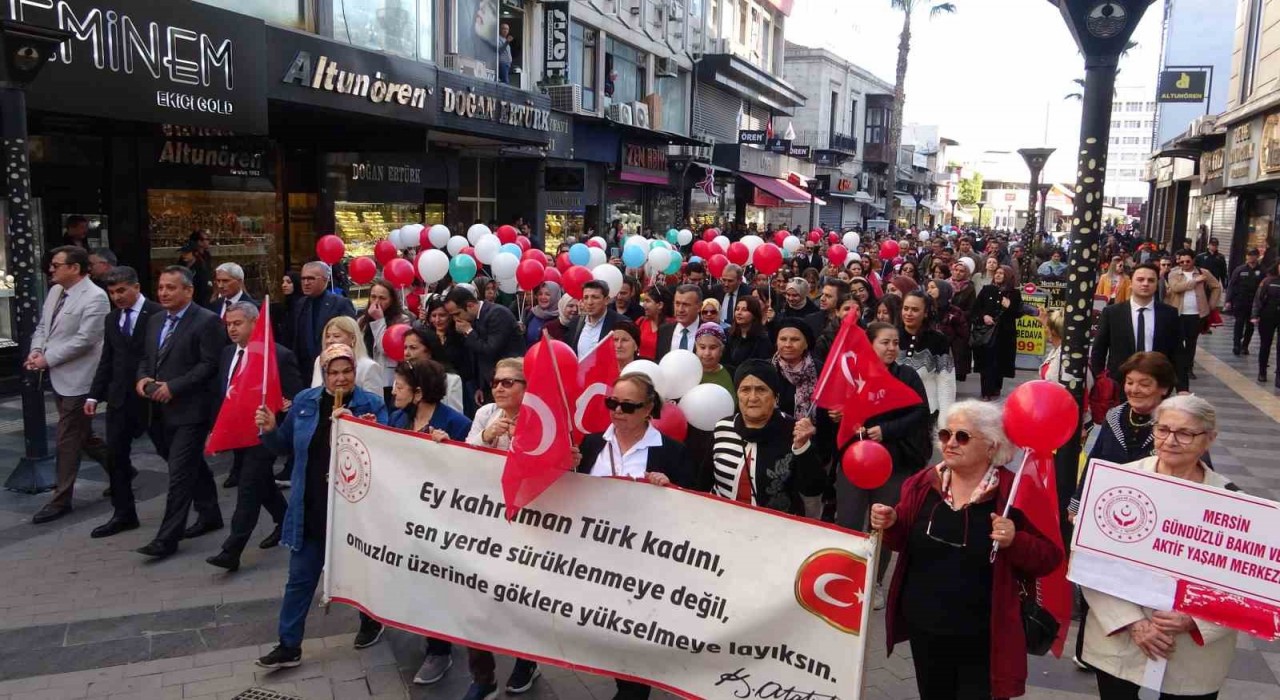 Mersinde 8 Mart Dünya Kadınlar Gününe özel yürüyüş düzenlendi