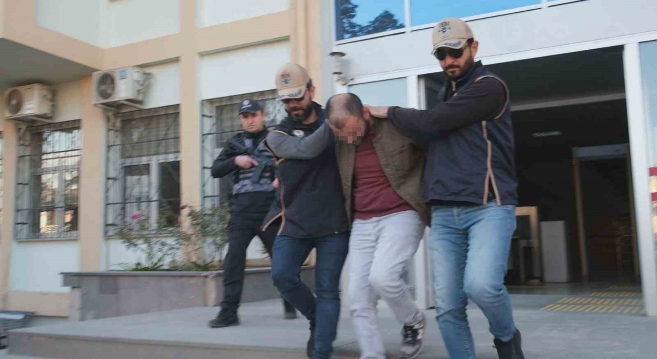 Mersinde Cumhurbaşkanına hakaretten gözaltına alınan şahıs tutuklandı