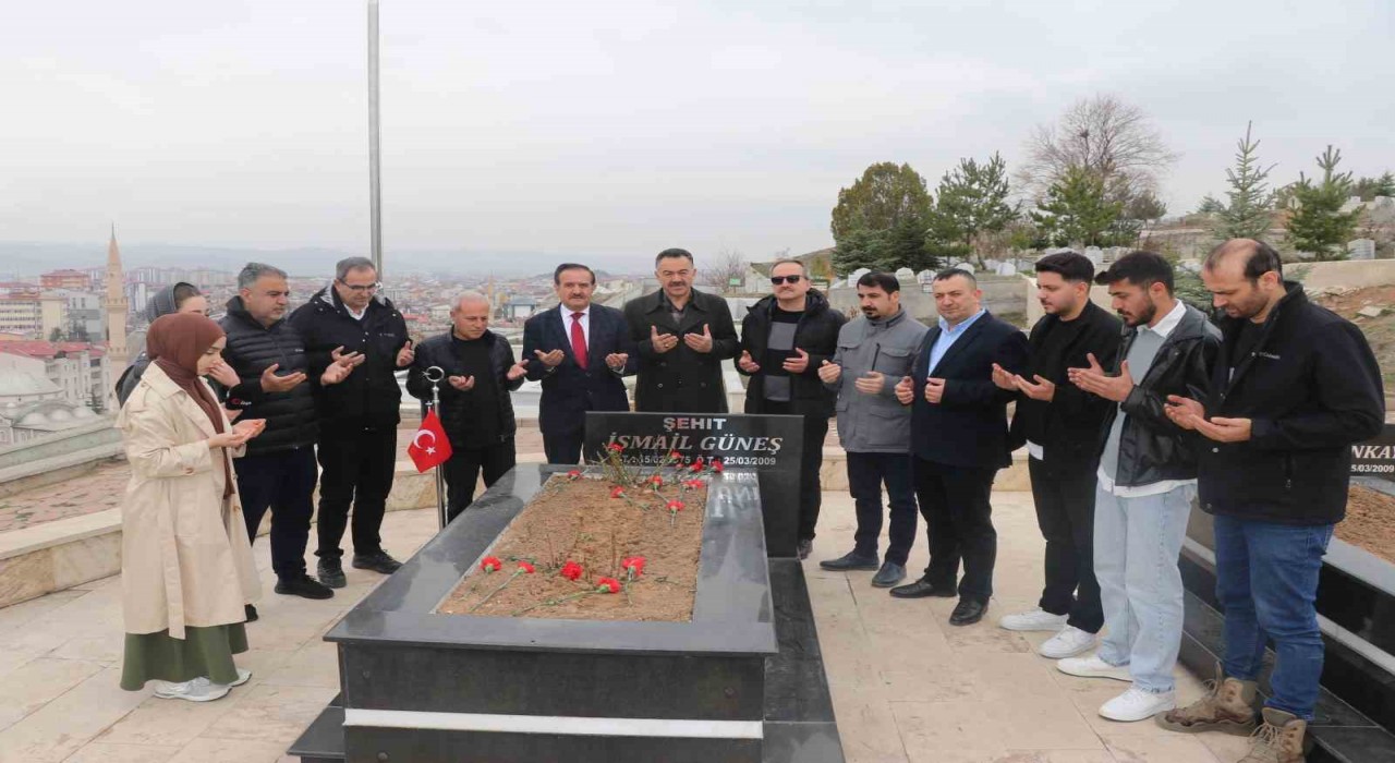 Meslektaşları ölüm yıl dönümünde şehit gazeteci Güneşi unutmadı