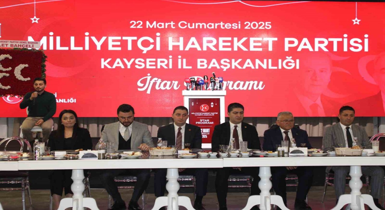 MHPli Özdemir: Hukukun üzerine düştüğü gerçeklik; İstanbuldaki CHPli belediyelerin millete ait 560 milyar TLlik tutarın birilerinin kasalarına gittiği gerçeğidir