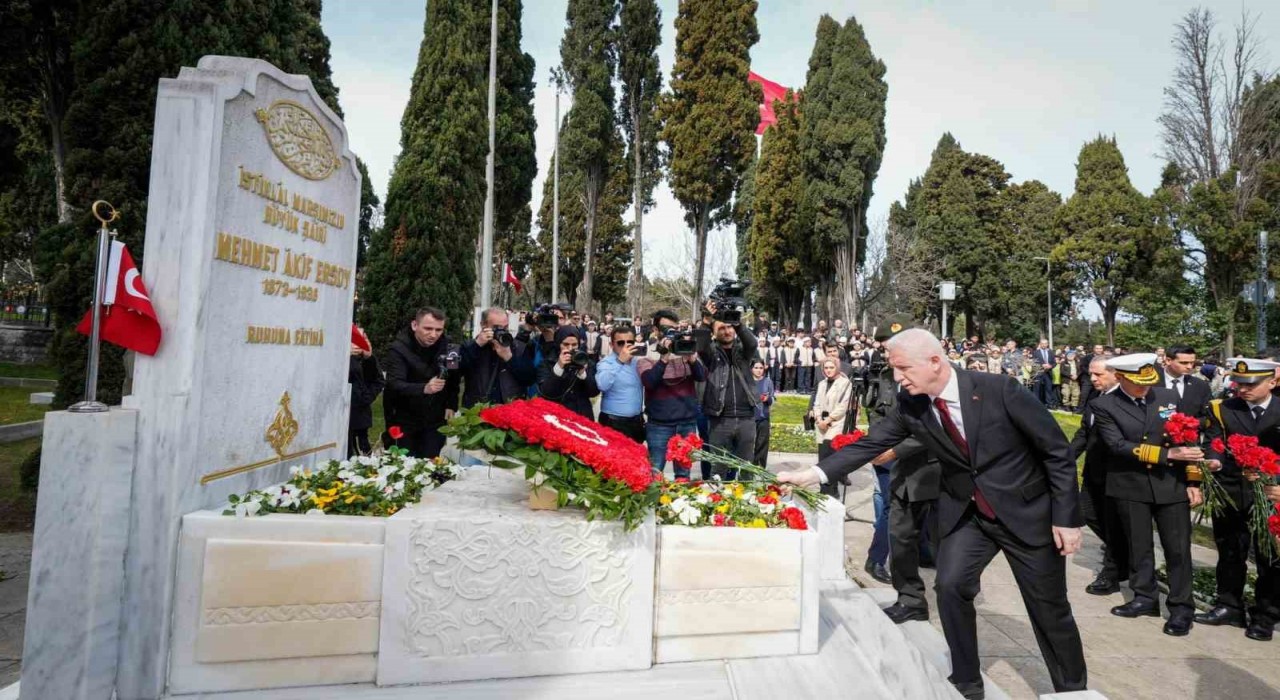 Milli şair Mehmet Akif Ersoy, İstiklal Marşının kabulünün 104üncü yılında anıldı