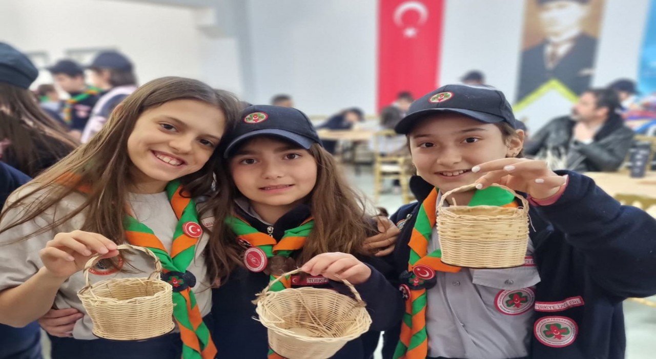 Minik izciler rattan bambu ile sepet yaptı