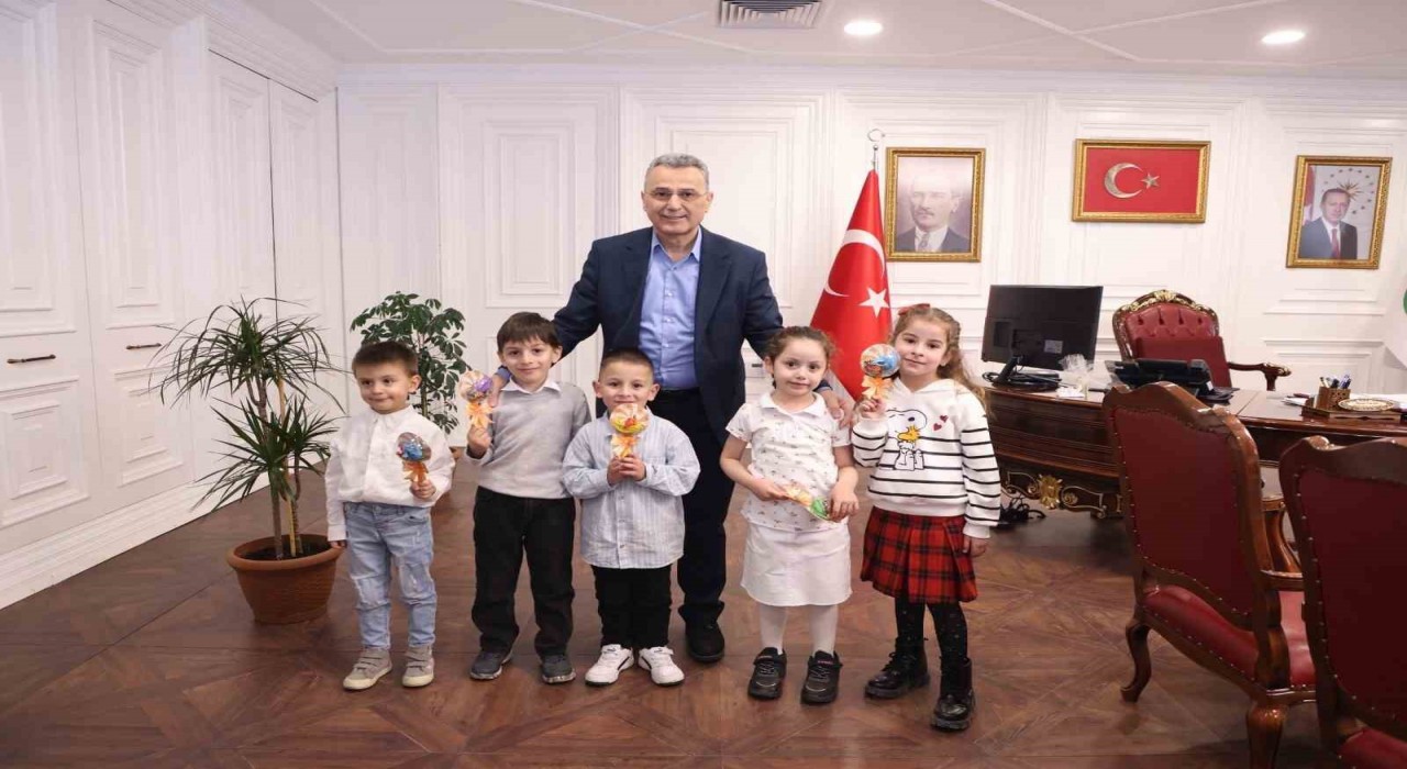 Minik öğrencilerin Ramazan Bayramı sevinci