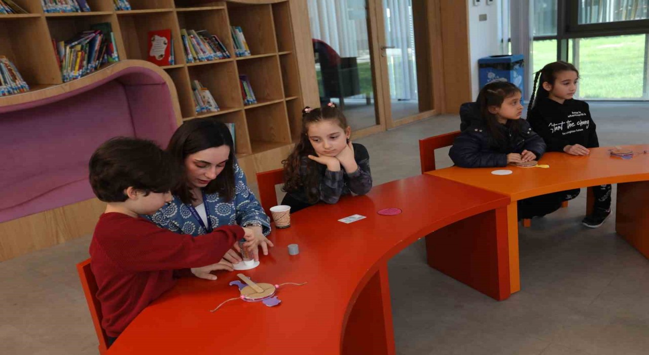 Minikler kendi Ramazan davulunu yaptı